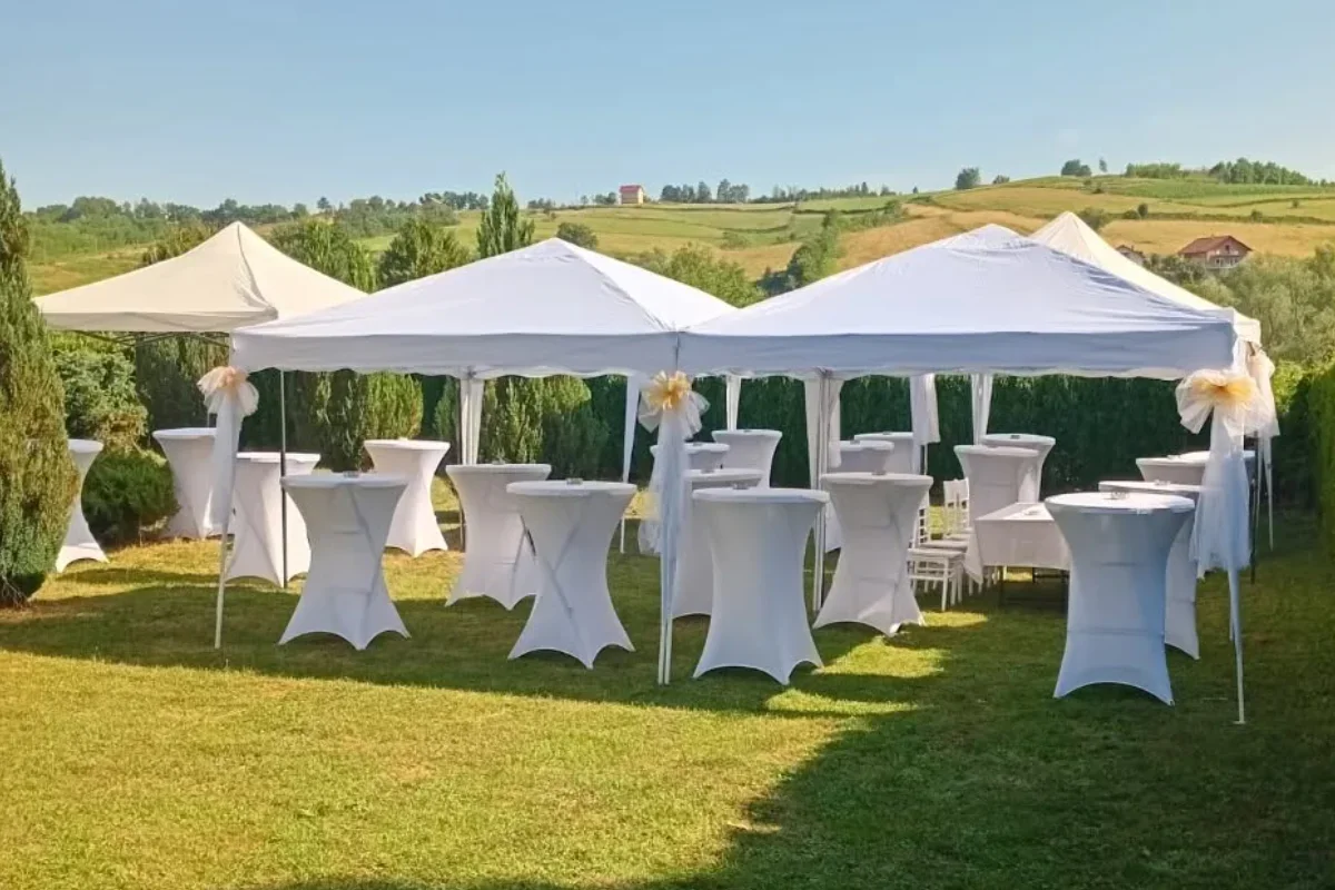Milica i Marija - Šatori, pagode i oprema