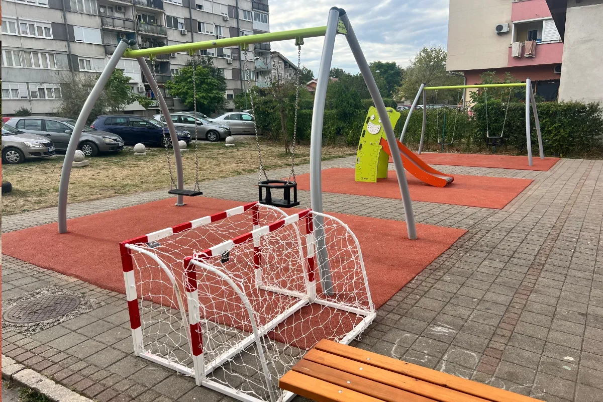 Dječje igralište Knežopoljska