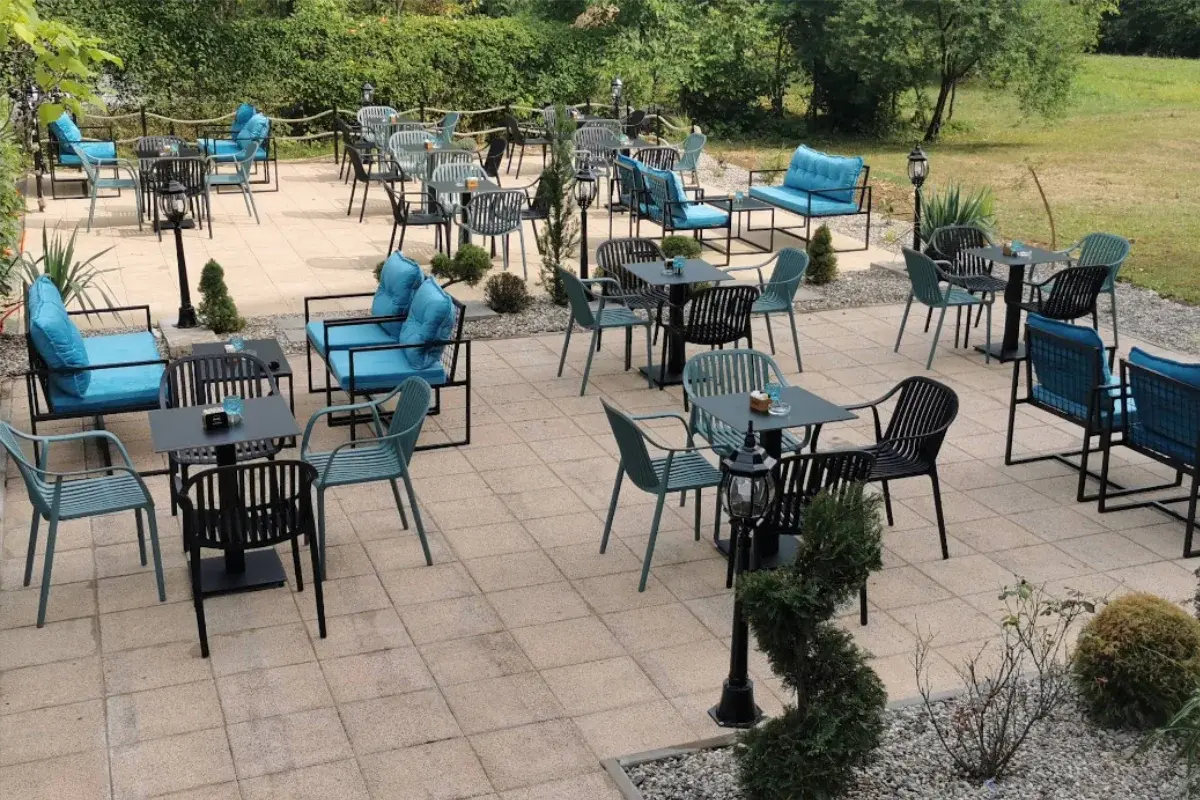 Dilema Caffe & Lounge bar