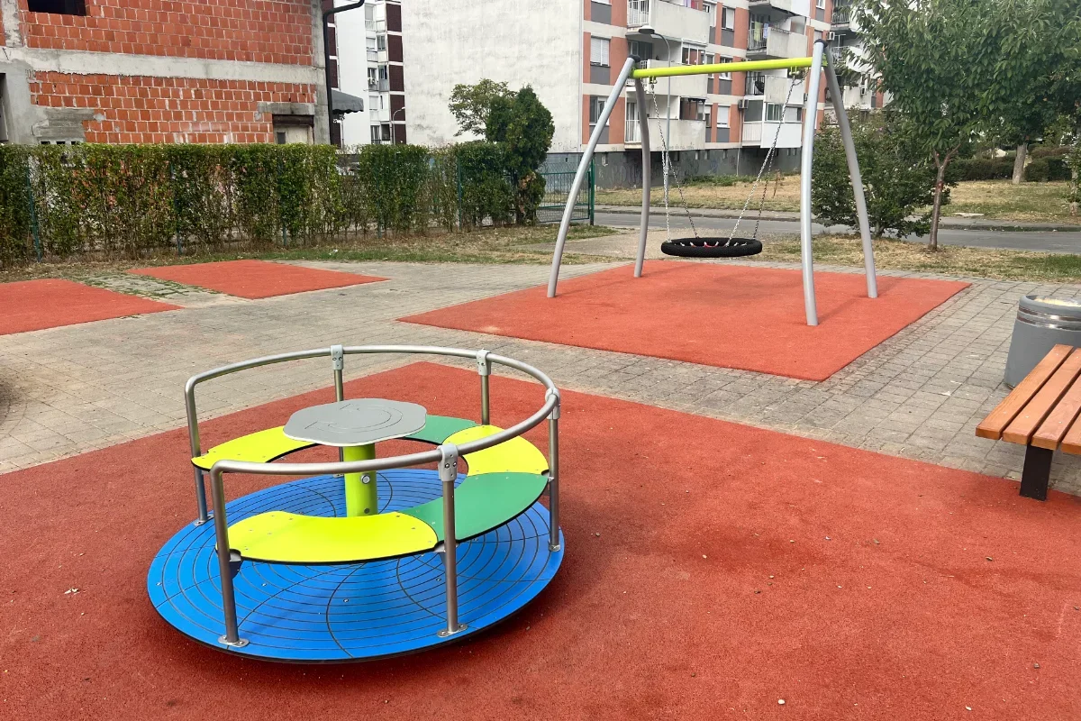 Dječje igralište Knežopoljska