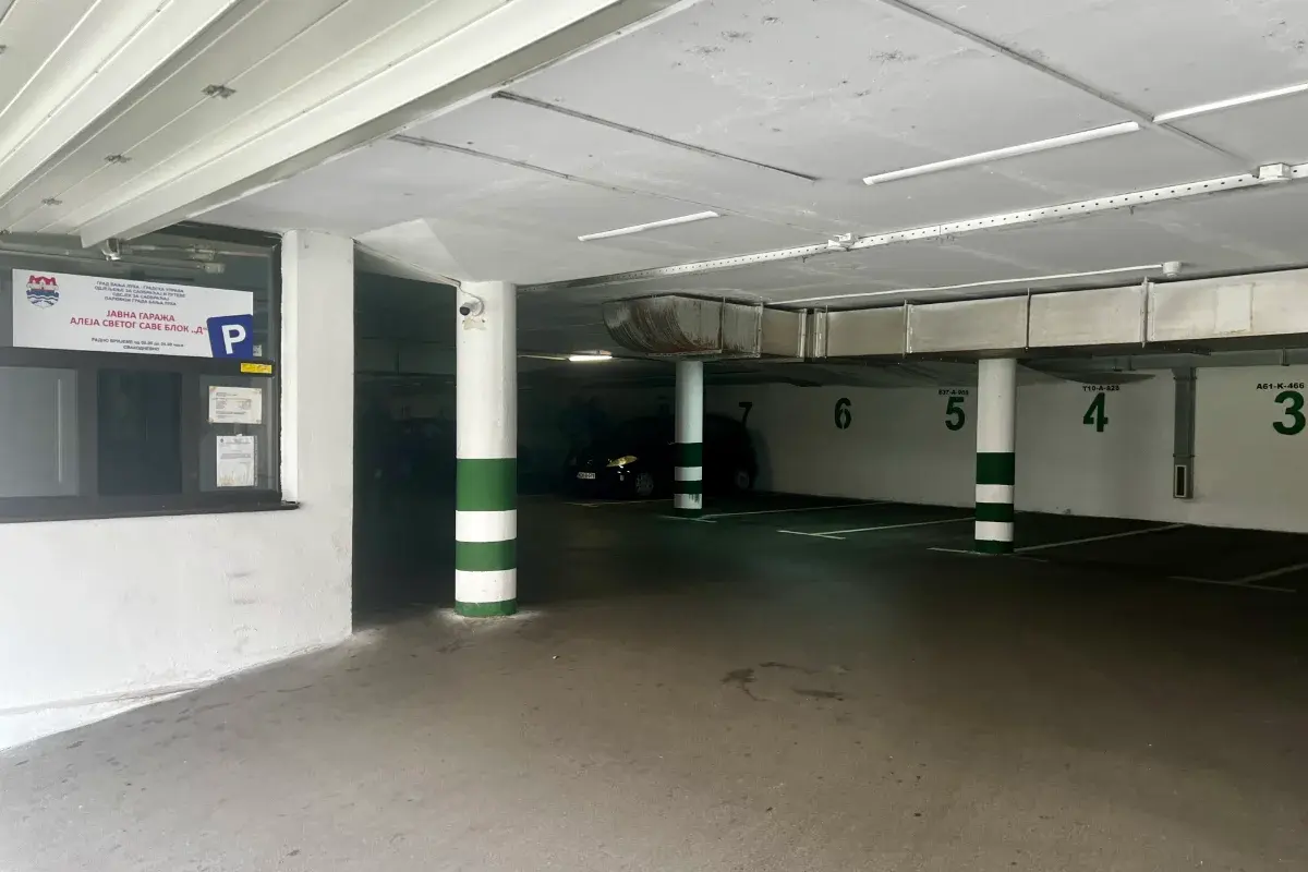 Garaža i parking Borik