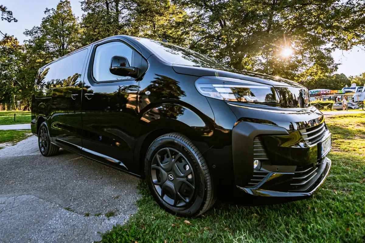 LogiMoti Car Rental