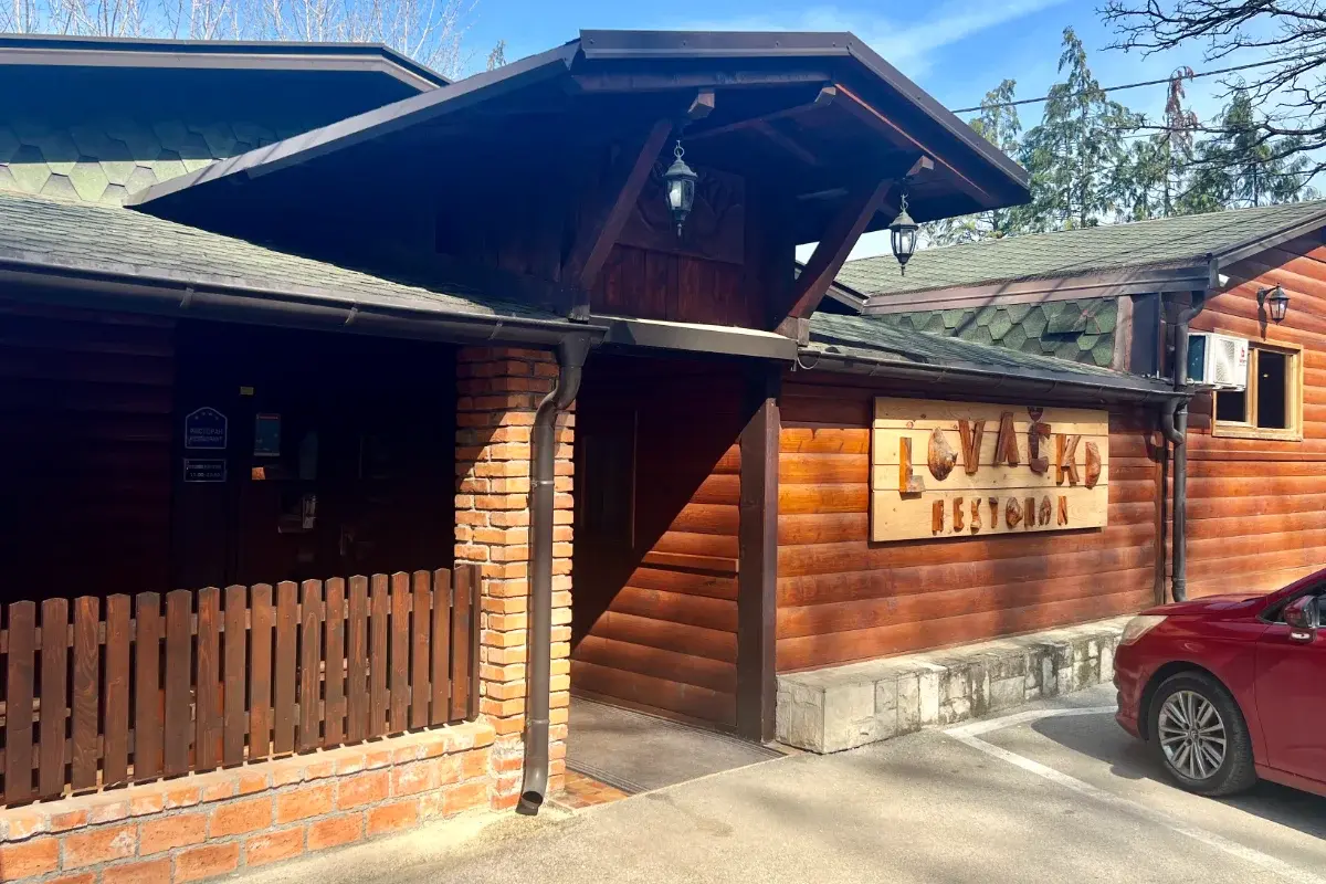 Lovački Restoran