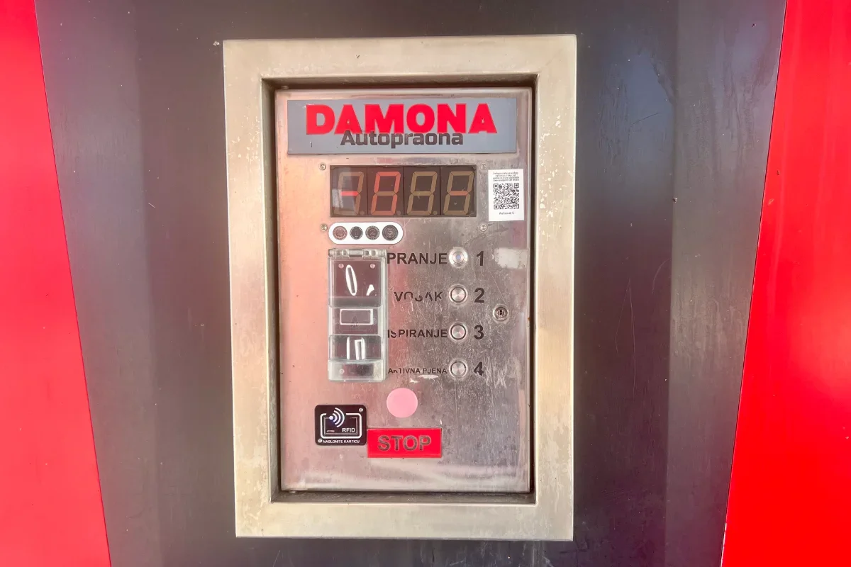 Samouslužna Autopraona Damona