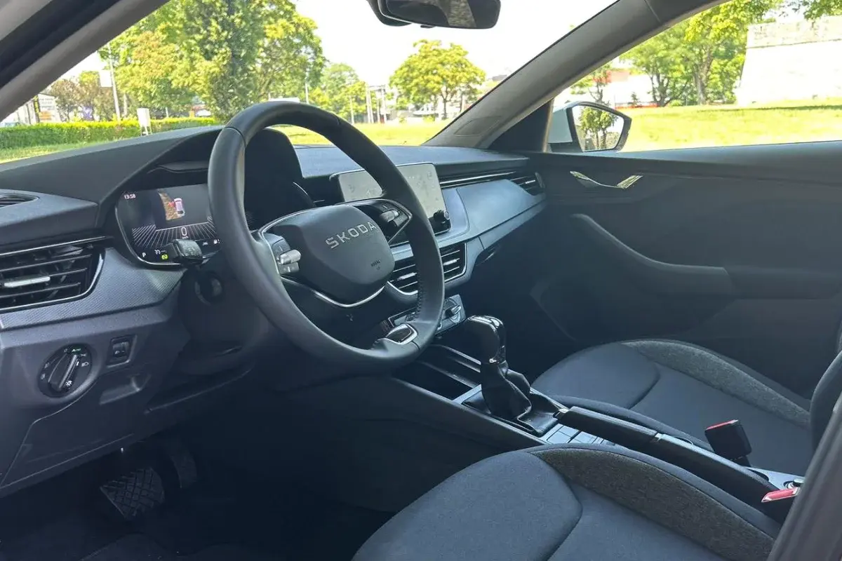 LogiMoti Car Rental