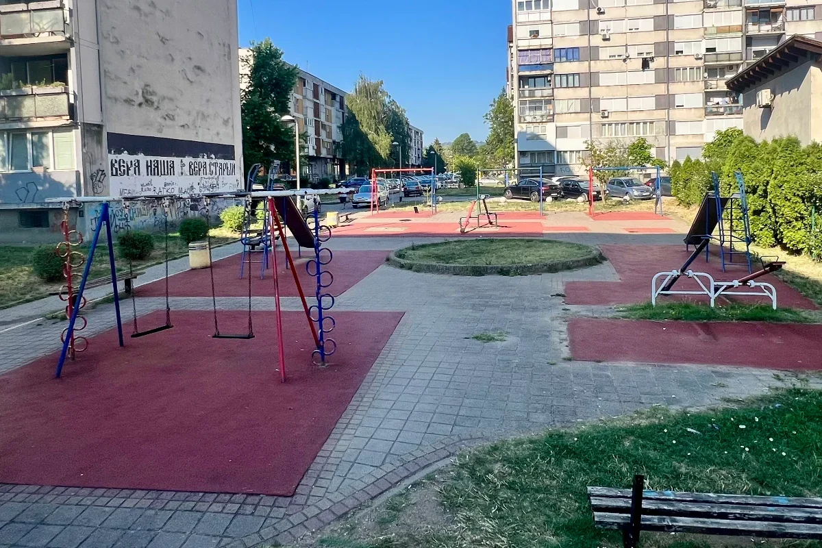 Dječje igralište Knežopoljska